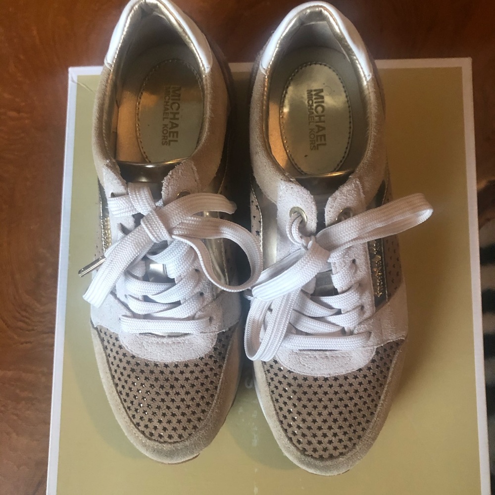 Michael’s Kors Billie Trainer Khaki Size 5
